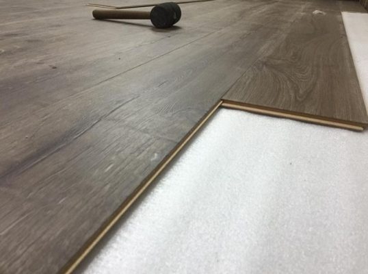 Sàn gỗ nhựa trong nhà