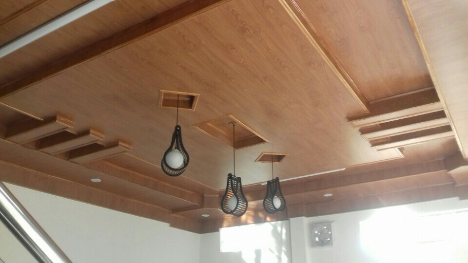 Mẫu trần gỗ đơn giản