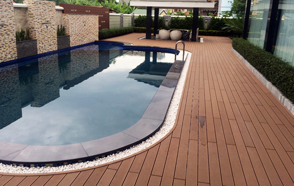 sàn gỗ nhựa composite ngoài trời lát sân thượng hồ bơi ban công